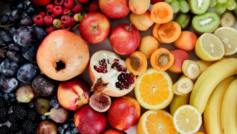 Efectele consumului de fructe seara asupra glicemiei: Mituri și realitate explicate de nutriționiști